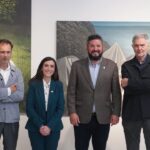 El secretario autonómico de Cultura i Esports del Govern de les Illes Balears, Pedro Vidal, la regidora de Cultura, Carme Cañellas, el alcalde de Marratxí, Jaume Llompart y el artista Antoni Socías