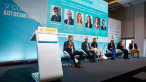 Fen&iacute;e Energ&iacute;a pide una reforma del autoconsumo para impulsar la generaci&oacute;n compartida