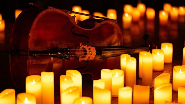 Porto Pi enciende la emoción con Noche en Vela, espectáculo bajo la luz de las velas
