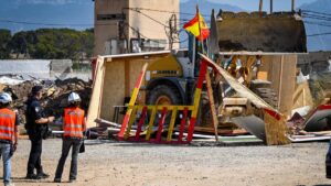 Demolici&oacute;n caseta bandera espa&ntilde;ola Son Banya