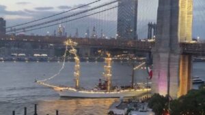 buque mexicano puente brooklyn