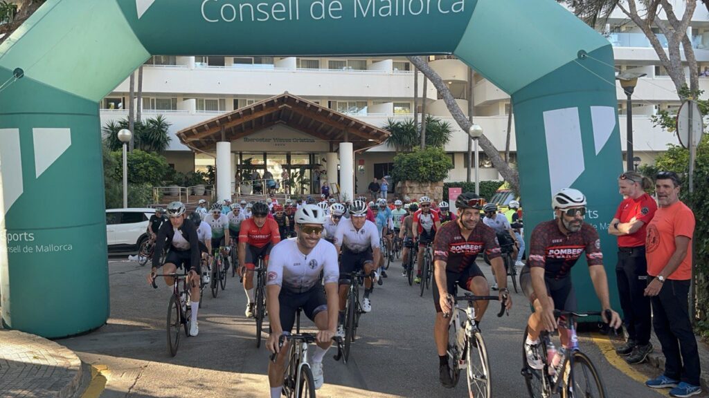 Arranca en Mallorca una marcha ciclista con cuerpos de bomberos de toda España