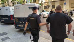 detenido.incendio contenedores