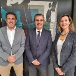 Antoni Vera, Juan Antonio Amengual y Isabel Bonet firman el convenio mejora centros educativos Calvià