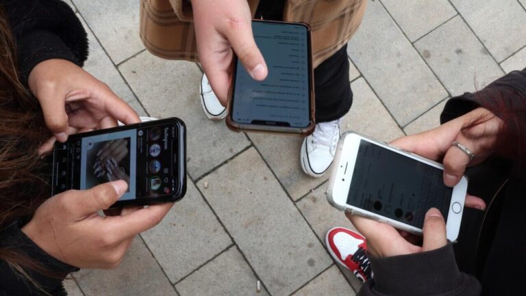 Uno de cada seis jóvenes en Baleares pasa más de seis horas al día en internet los fines de semana