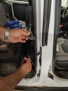 Tratan de roba en un vehículo de un vecino de Son Ferriol y le rompen el cinturón al no encontrar nada de valor