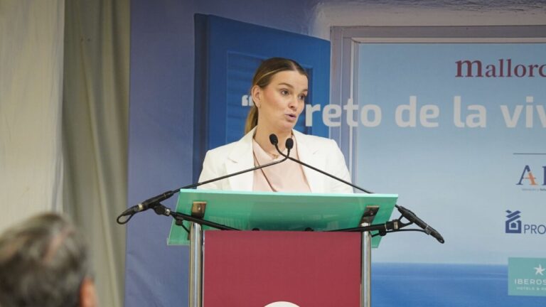 Prohens defiende su "voluntad firme de construir viviendas asequibles para los residentes de Baleares"