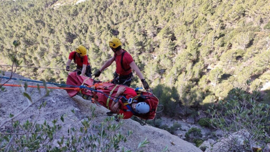 Los nuevos bomberos del Grupo de Rescate de Montaña de Mallorca terminan su formación