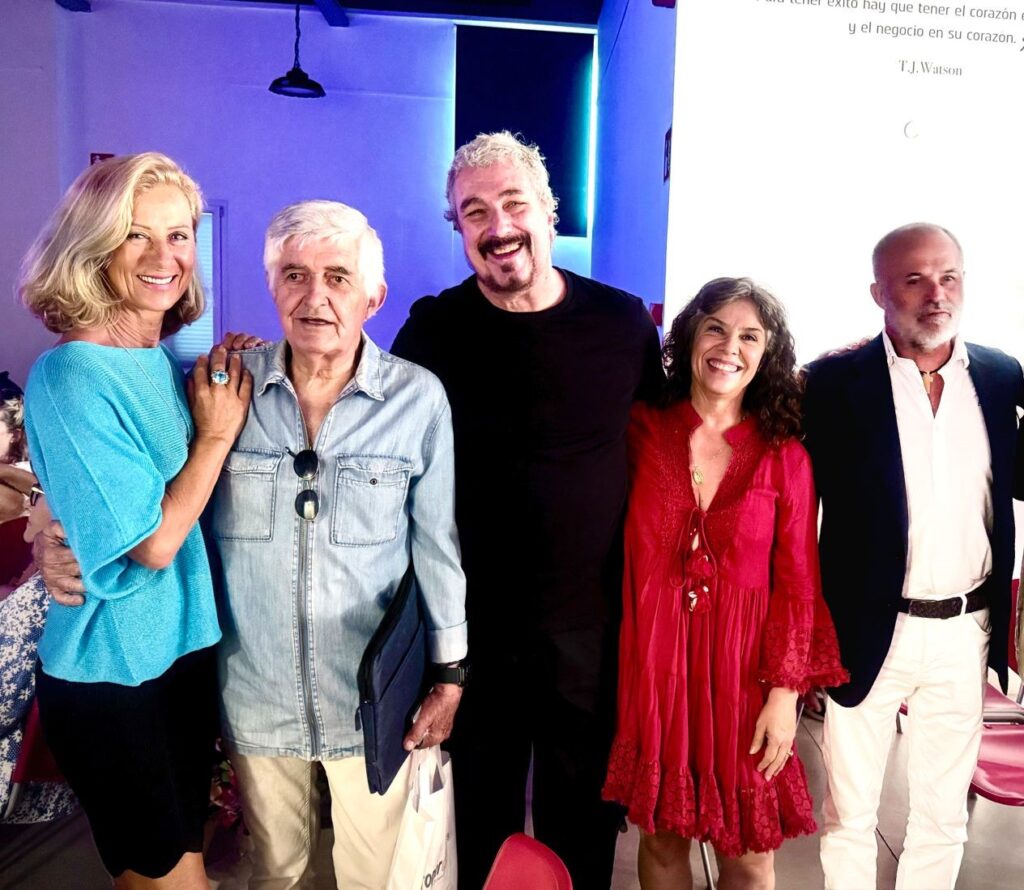 Asistentes a la presentación del libro de Celia Velasco Saori 2