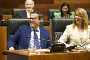 El secretario general del PSOE de Extremadura, Miguel &Aacute;ngel Gallardo, y la portavoz del PSOE de Extremadura, Piedad &Aacute;lvarez Cort&eacute;s