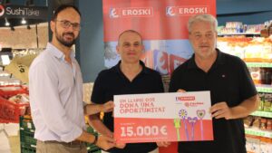 Los clientes de Eroski en Mallorca donan 15.000 euros a C&aacute;ritas