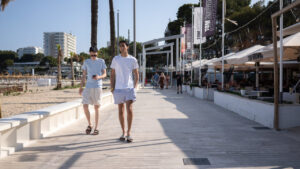 Magaluf presenta su nuevo paseo mar&iacute;timo con la mirada puesta en un cambio de modelo