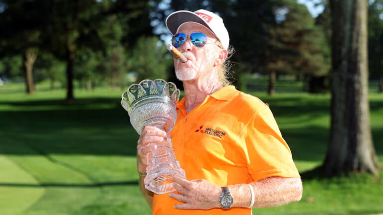 Miguel Ángel Jiménez conquista el Kaulig Companies Championship en el desempate y suma su cuarta victoria de la temporada.