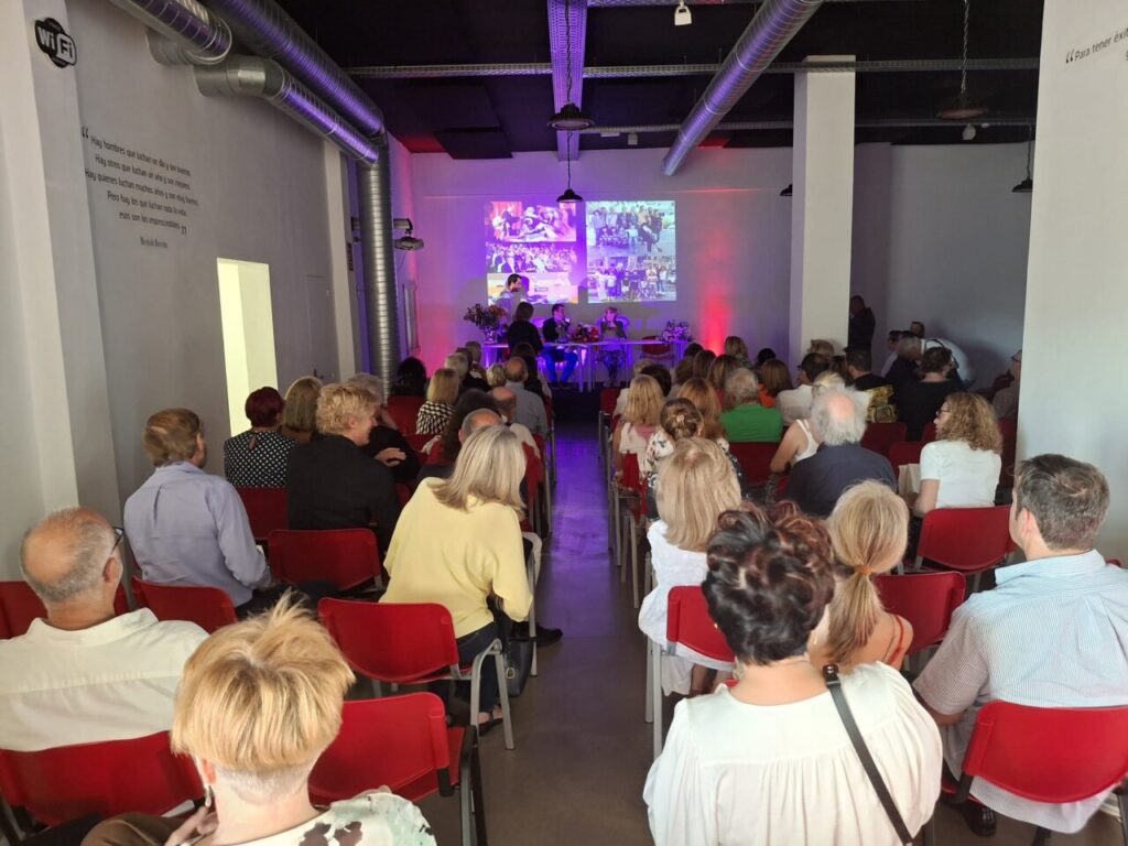 Presentación del nuevo libro de Celia Velasco Saori 2