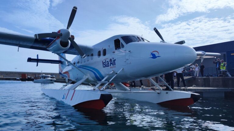 Siete años esperando que un hidroavión pueda cruzar de Palma a Ibiza