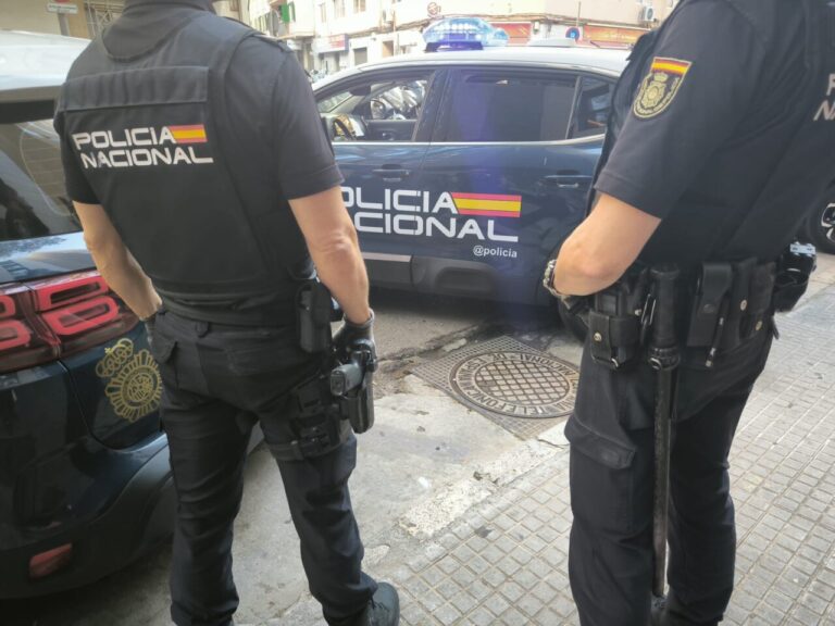 Policía Nacional en calle