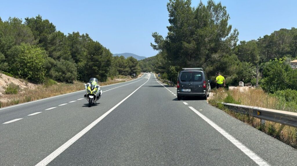 Muere un motorista tras chocar contra un coche en Sant Llorenç