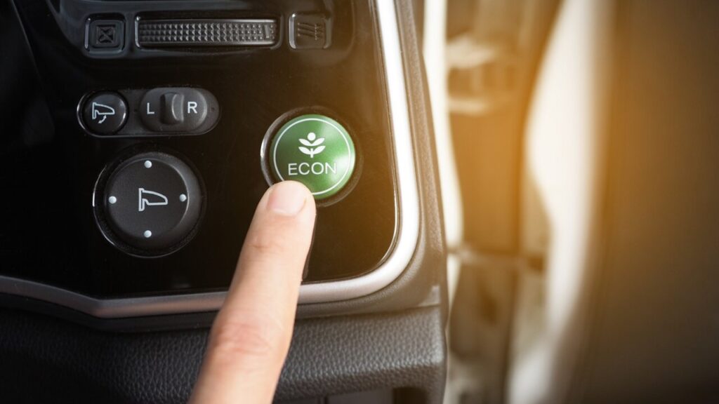 La eco-conducción eficiente, clave para ahorrar combustible y cuidar el medio ambiente.