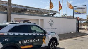 Sucesos. Detenidos cuatro hombres por proferir comentarios homófobos y agredir a una pareja en Llucmajor