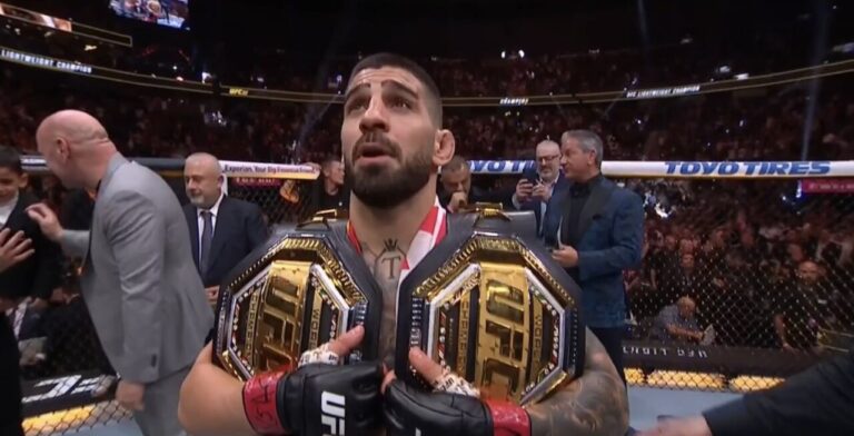 topuria doble campeón 2025