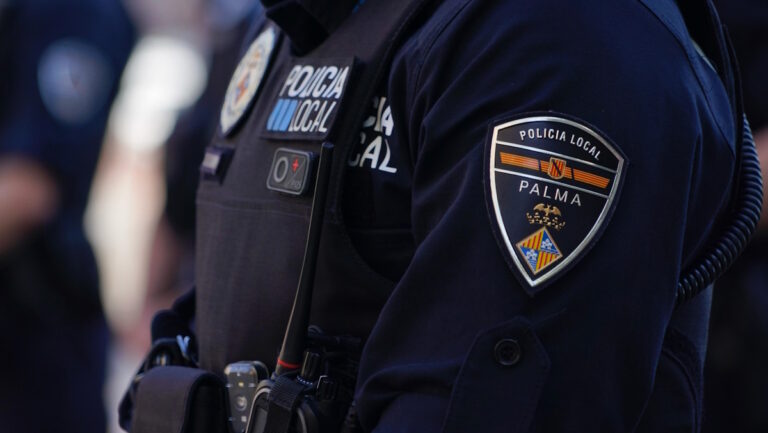 Dos arrestados por agredir a tres policías durante una reyerta en La Soledat