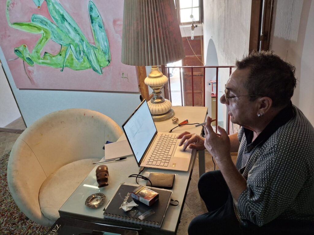 Carlos Penas trabajando Carlos Penas trabajando