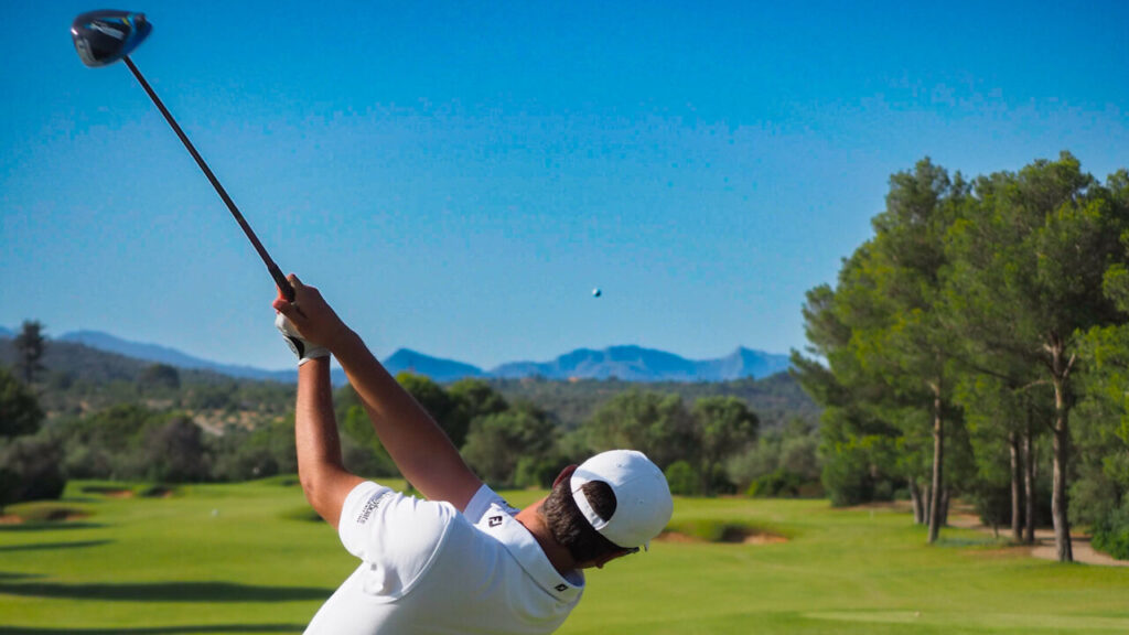 Sergio Torrero se adjudica la victoria en el Circuito de Profesionales de la Federación Balear en Pula Golf Resort