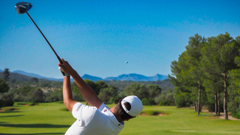 Sergio Torrero se adjudica la victoria en el Circuito de Profesionales de la Federación Balear en Pula Golf Resort