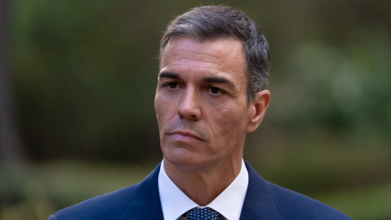 Sánchez da tres meses a Baleares para crear el registro de objetores al aborto