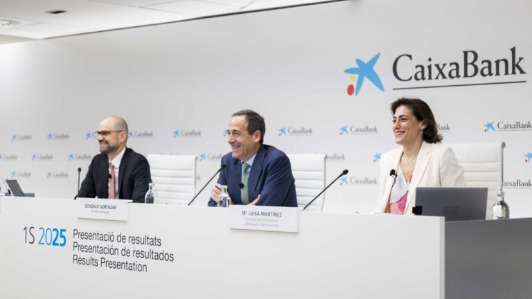 Foto 3 Gonzalo Gortázar Presentación Resultados CaixaBank 1S 2025