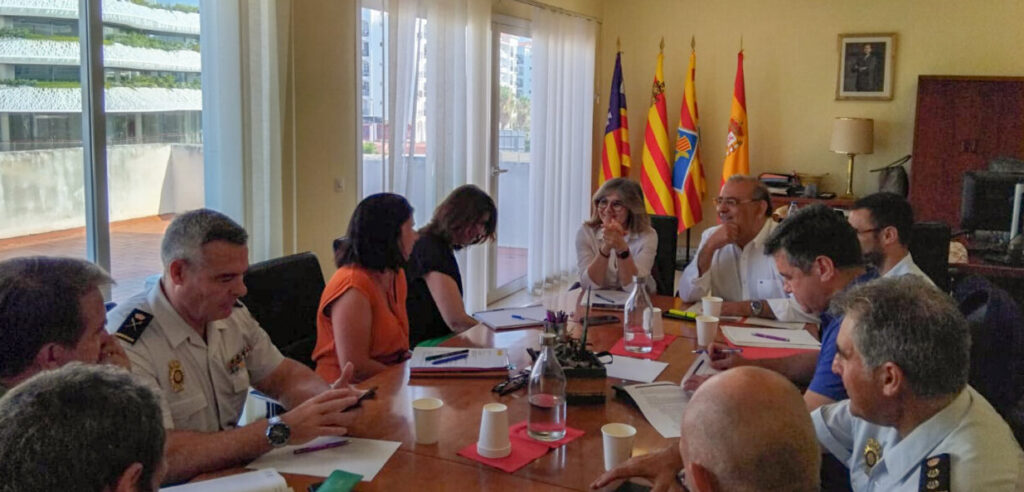 Reunión de la secretaria de Estado de Migraciones, Pilar Cancela, con el delegado de Gobierno de Baleares, Alfonso Rodríguez Badal y responsables de las FCSE en Ibiza.