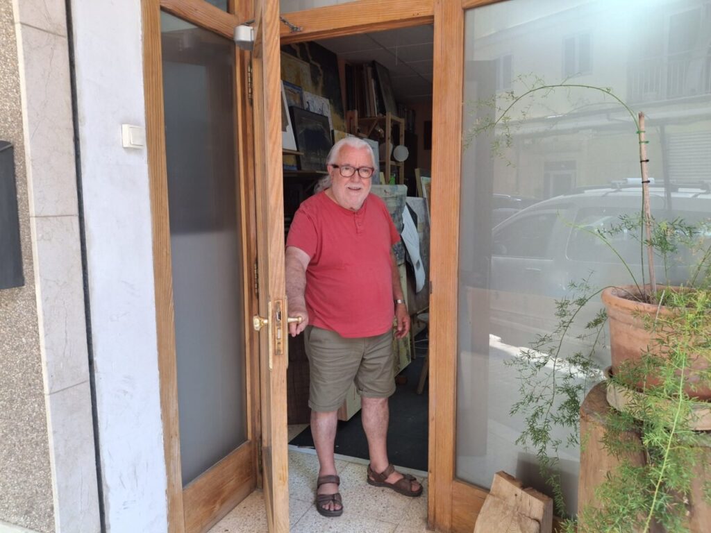 Josep Urrea recibiendo a MDArte en su taller Josep Urrea recibiendo a MDArte en su taller