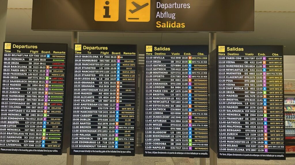 Las tormentas obligan a cancelar y desviar vuelos en el aeropuerto de Palma