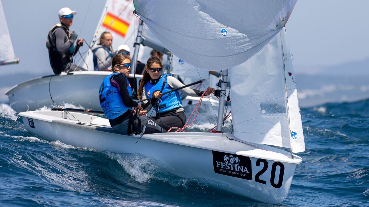 Neus Fern&aacute;ndez y Martina Gomila