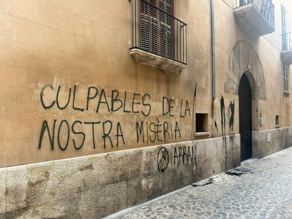 Pintadas Arran fachada turismo