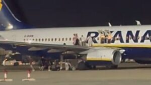 Un total de 18 personas heridas en un incendio en un avi&oacute;n en el Aeropuerto de Palma