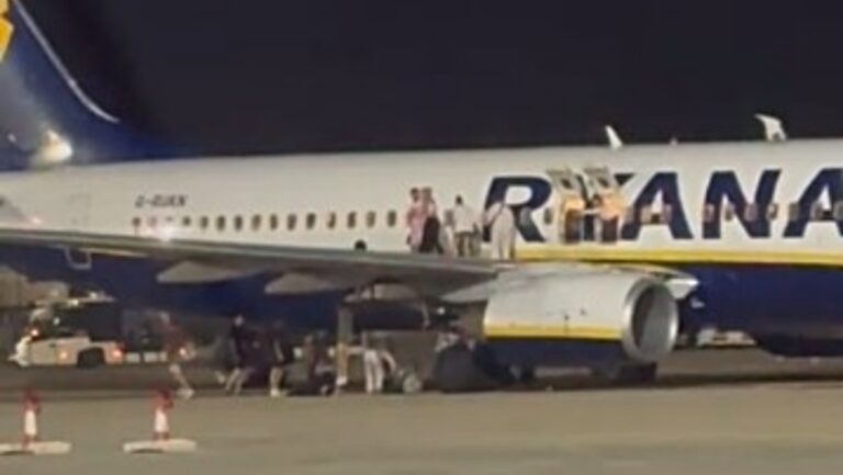 Un total de 18 personas heridas en un incendio en un avión en el Aeropuerto de Palma
