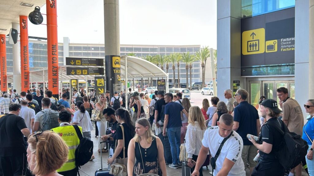 cola taxi Aeropuerto Palma llegadas