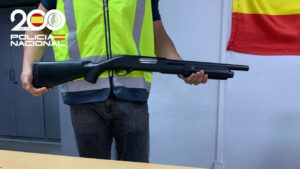 Niegan servirle m&aacute;s alcohol en un bar de Palma y responde amenazando con una escopeta