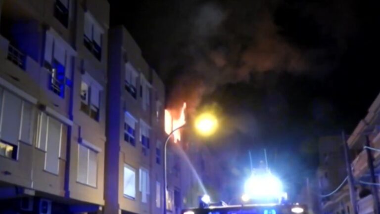 Muere una mujer en el incendio de una vivienda en Palma