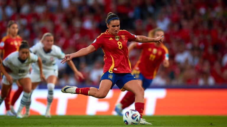 Pantalla gigante en el Hipódromo de Son Pardo para ver a Cata, Patri y Mariona en la final de la Eurocopa