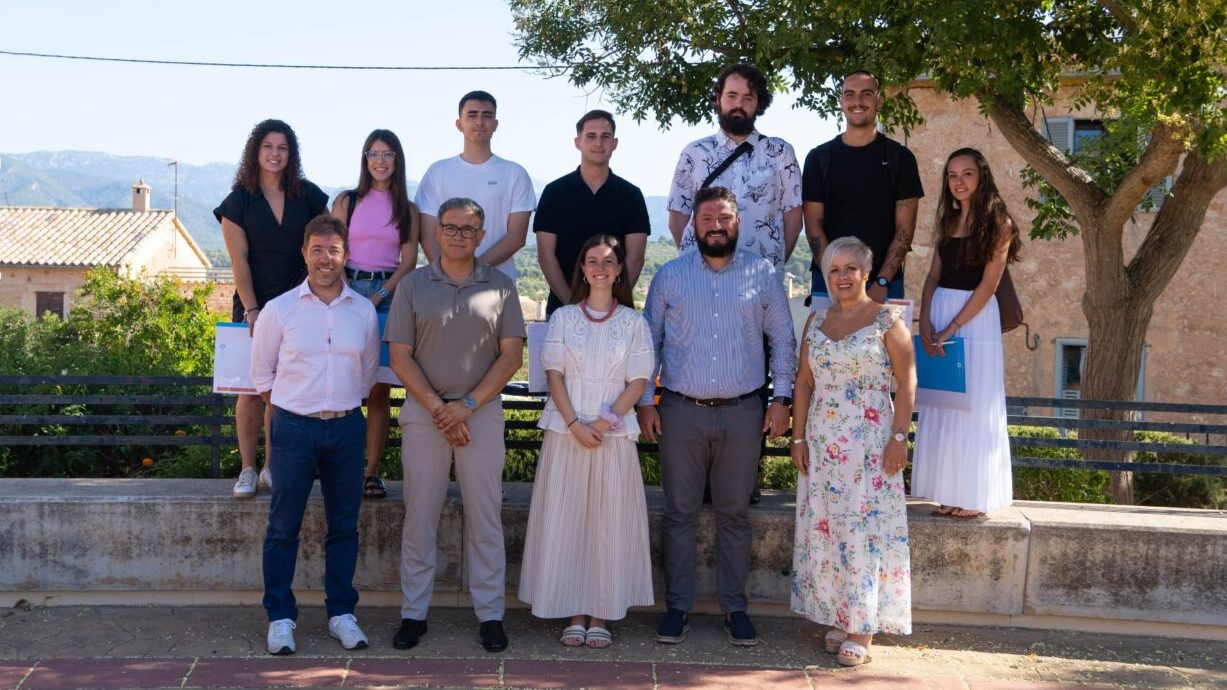 Una decena de jóvenes se incorpora al Ayuntamiento de Marratxí gracias al programa del SOIB