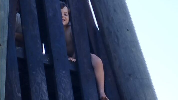 Susto en el Parc de Ses Fonts de Palma: rescatan a un niño atrapado en un tobogán
