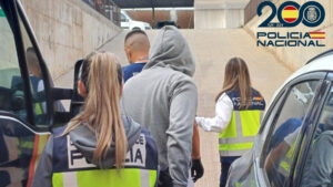 Cinco d&iacute;as, seis detenciones: golpe policial contra los patrones de patera