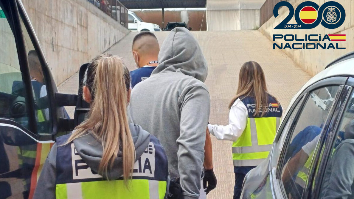 Cinco días, seis detenciones: golpe policial contra los patrones de patera