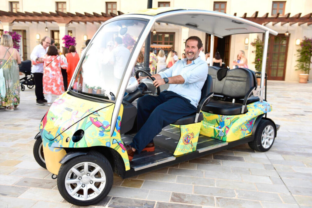 Antonio Fernéndez en coche