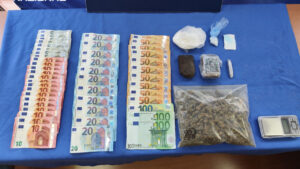 Desmantelado un activo punto de venta de droga en El Rafal tres detenidos