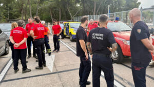 Éder García, jefe de Bomeros de Palma: "Estamos haciendo lo que nos gustaría que hicieran con nosotros en caso de emrgencia"