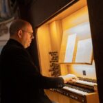 El organista Rafel Riera volvió a hacer sonar el instrumento. | Fuente: @vmaritorres