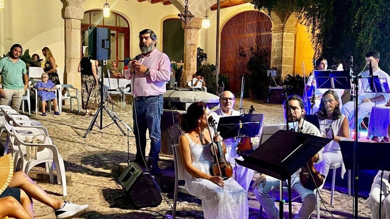 La Jove Orquesta Simfònica de Marratxí pone el colofón al ciclo de conciertos 'Nits d'estiu' en Raixa